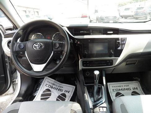 Used 2017 Toyota Corolla LE w/ Carpet Mat Package (TMS) FWD image 13