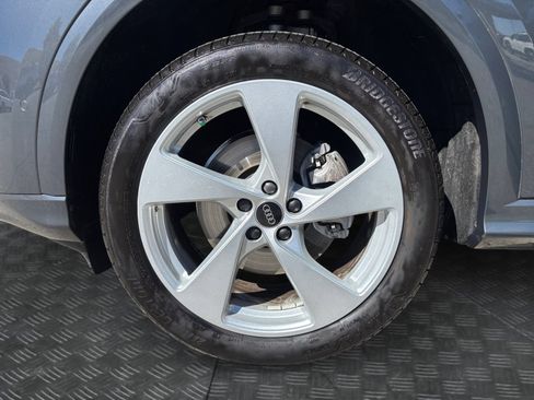 Used 2025 Audi Q5 Premium Plus w/ Premium Plus AWD/4WD image 9