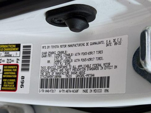 Used 2022 Toyota Tacoma TRD Sport image 30