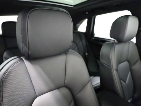 Certified 2026 Porsche Macan image 22