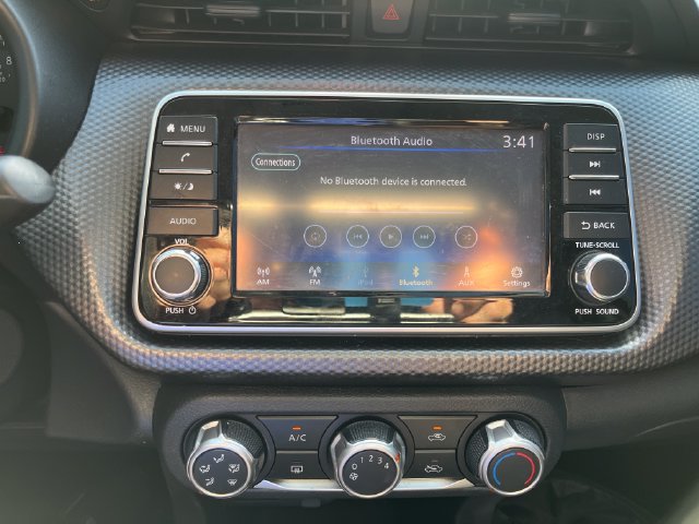 Used 2020 Nissan Kicks S FWD image 8