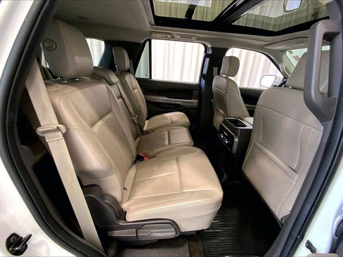 Used 2020 Ford Expedition XLT w/ Equipment Group 202A RWD image 20