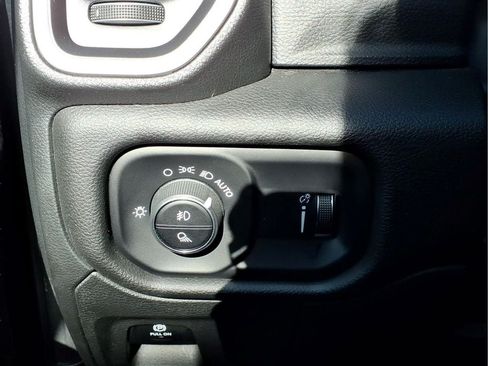 Used 2023 RAM 1500 Big Horn AWD/4WD image 19