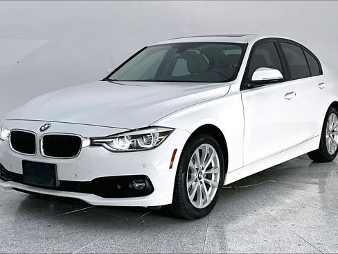 Used 2018 BMW 320i Sedan image 15
