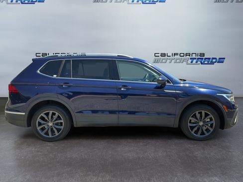 Used 2023 Volkswagen Tiguan SE w/ Panoramic Sunroof Package FWD image 4