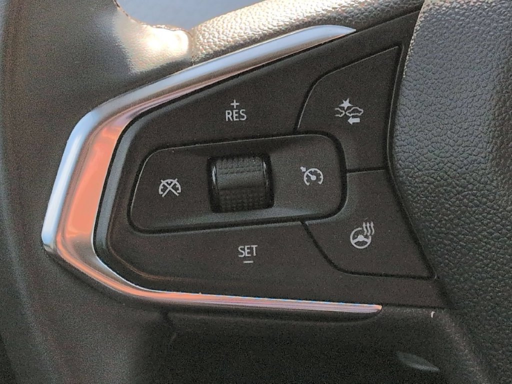 Used 2025 Chevrolet Trax LT w/ LT Convenience Package FWD image 20