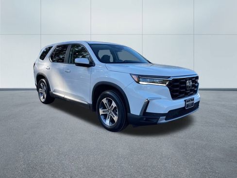 Used 2025 Honda Pilot EX-L image 4