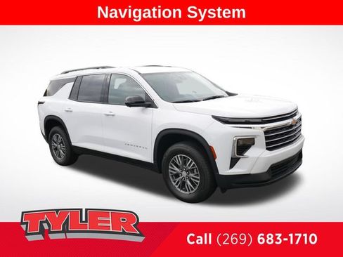 New 2026 Chevrolet Traverse LT w/ Driver Confidence Package AWD/4WD image 1