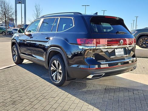 New 2026 Volkswagen Atlas SE image 2