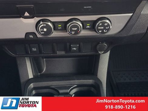 Used 2022 Toyota Tacoma SR5 RWD image 20