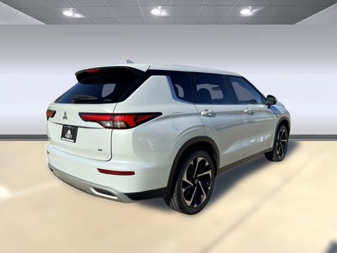 Used 2024 Mitsubishi Outlander SE image 8