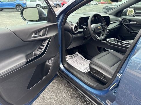 Used 2026 Chevrolet Equinox LT w/ Convenience Package II FWD image 13