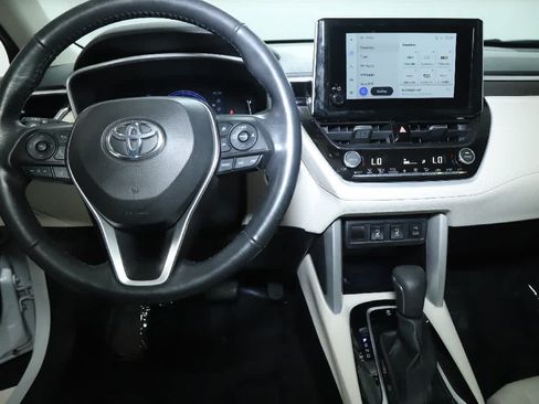 Used 2023 Toyota Corolla Cross XLE AWD/4WD image 28
