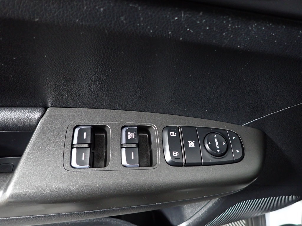 Used 2019 Kia Sportage LX AWD/4WD image 18