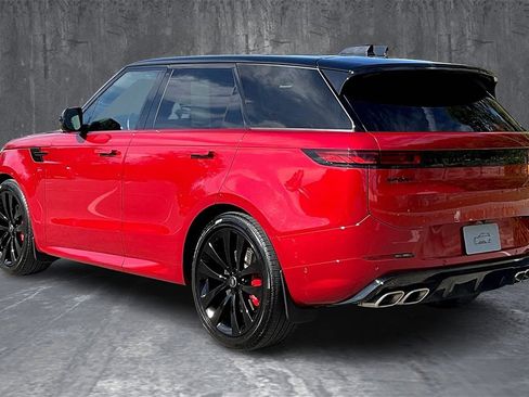 Used 2025 Land Rover Range Rover Sport Dynamic SE image 4