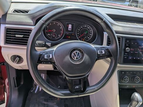 Used 2019 Volkswagen Atlas SE w/ Panoramic Sunroof Package FWD image 16