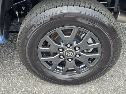 Certified 2025 Toyota 4Runner SR5 AWD/4WD image 9