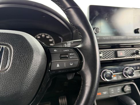 Used 2025 Honda Civic Sport image 10