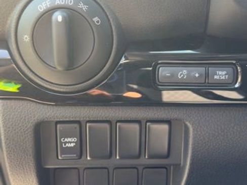 Used 2023 Nissan Titan SV image 12