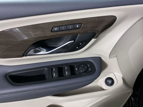 Used 2024 GMC Terrain Denali w/ Denali Premium Package image 13