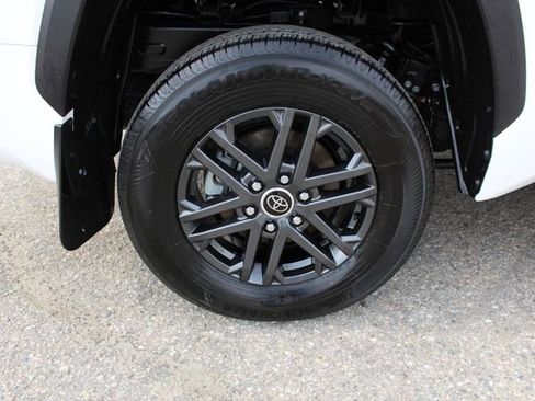 Used 2024 Toyota Tundra SR5 w/ SR5 Convenience Package AWD/4WD image 43