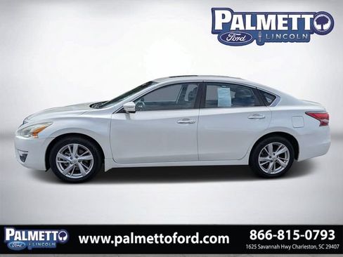 Used 2014 Nissan Altima 2.5 SL w/ Moonroof Package FWD image 7