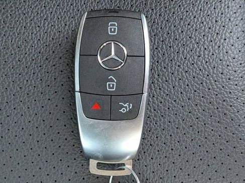 Used 2024 Mercedes-Benz GLE 350 4MATIC image 28