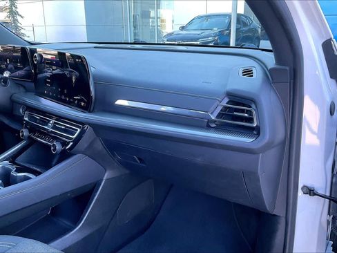 Certified 2025 Chevrolet Traverse LT image 18