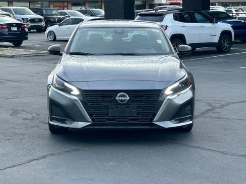Used 2024 Nissan Altima 2.5 SV FWD image 10