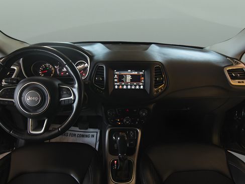 Used 2019 Jeep Compass Latitude AWD/4WD image 18