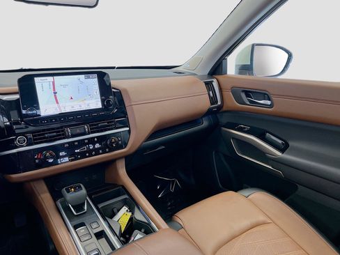 Used 2024 Nissan Pathfinder Platinum w/ Cargo Package FWD image 25