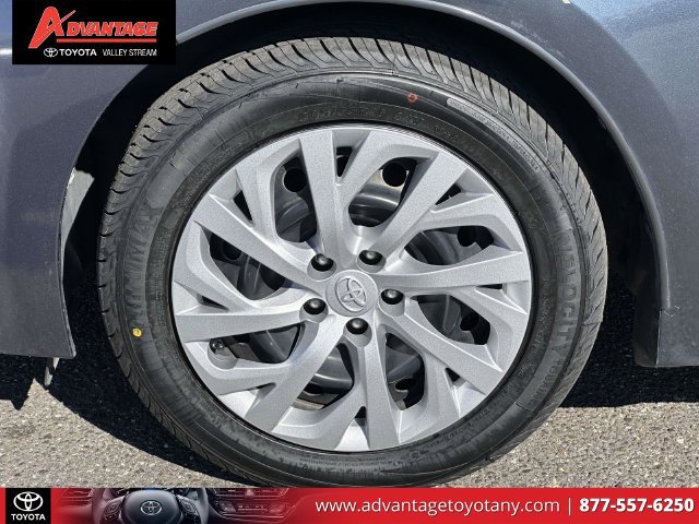 Used 2018 Toyota Corolla LE FWD image 11