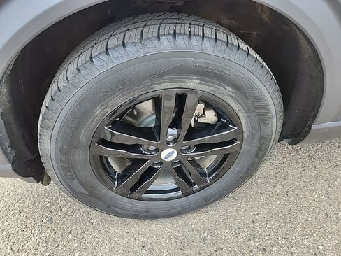 Used 2020 Ford Explorer XLT w/ Equipment Group 202A AWD/4WD image 54