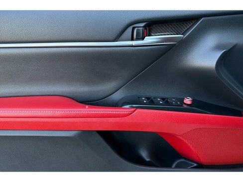 Used 2019 Toyota Camry XSE FWD image 11