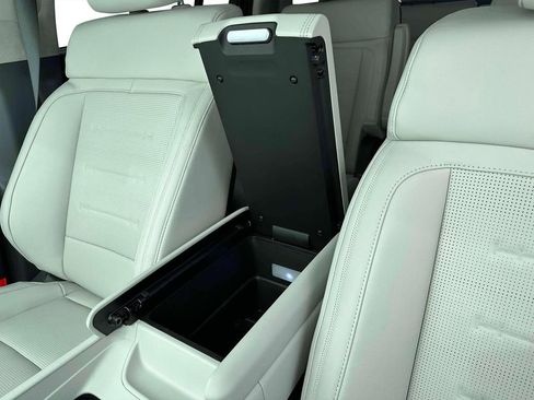 Used 2025 Hyundai Santa Fe Calligraphy image 18