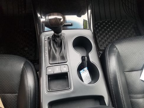 Used 2017 Kia Sorento EX w/ EX V6 Premium Package image 22