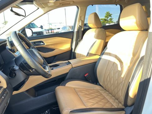 Used 2021 Nissan Rogue Platinum FWD image 21