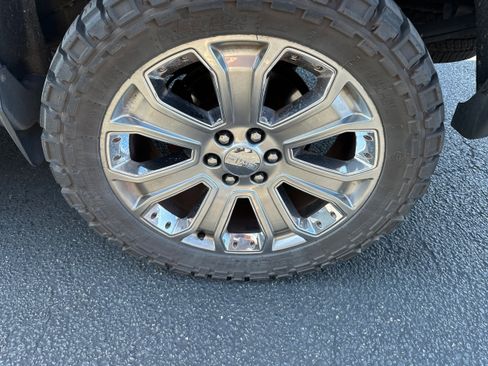 Used 2018 GMC Sierra 1500 Denali w/ Denali Ultimate Package AWD/4WD image 28