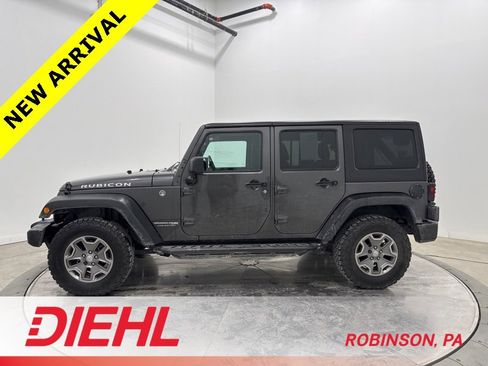 Used 2018 Jeep Wrangler Unlimited Rubicon w/ Connectivity Group image 4