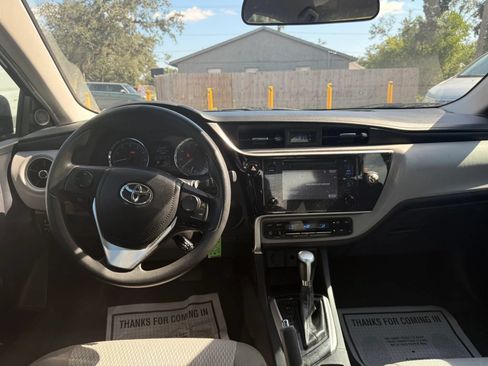 Used 2019 Toyota Corolla LE FWD image 14