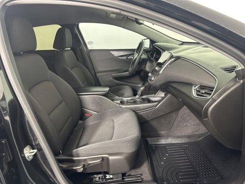 Used 2016 Chevrolet Malibu LT image 13