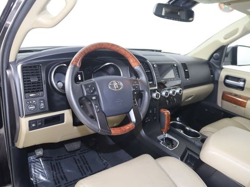 Used 2020 Toyota Sequoia Platinum AWD/4WD image 28