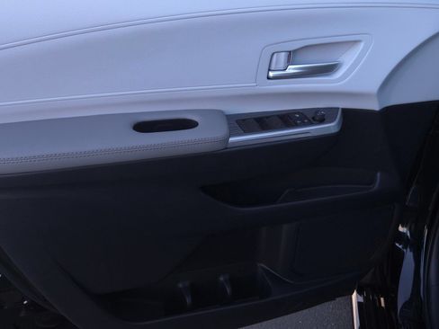 Certified 2026 Toyota Sienna XLE FWD image 9