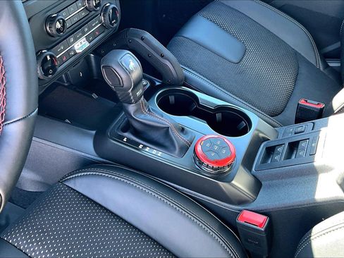 New 2026 Ford Bronco Raptor w/ Interior Carbon Fiber Pack AWD/4WD image 8