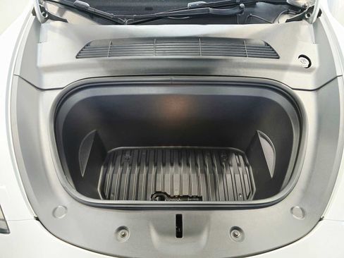 Used 2022 Tesla Model Y Performance AWD/4WD image 9