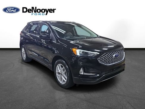 Used 2023 Ford Edge SEL w/ Convenience Package image 4