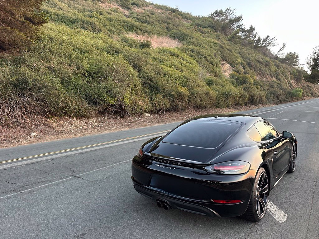 Used 2020 Porsche 718 Cayman S RWD image 12