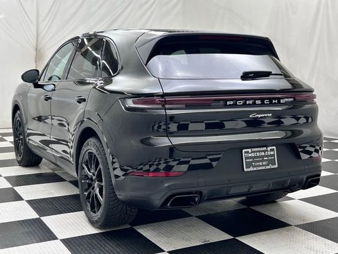 Used 2024 Porsche Cayenne image 5