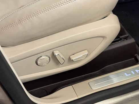 Used 2018 Lincoln MKC Select w/ Select Plus Package image 29