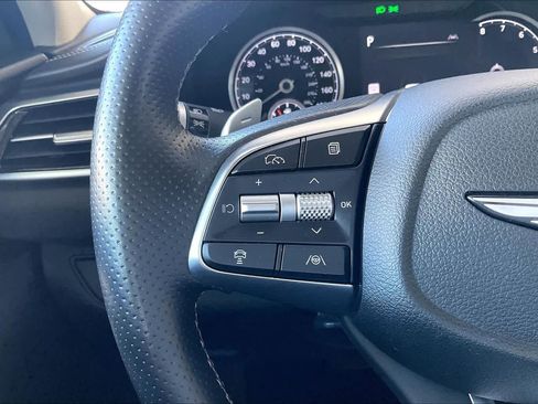Used 2025 Genesis G70 2.5T RWD image 24